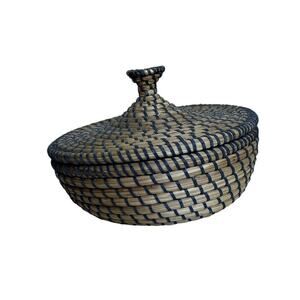 Sweet Grass 10" Basket With Lid Handmade 7" Tall Excellent Mint Condition Decor